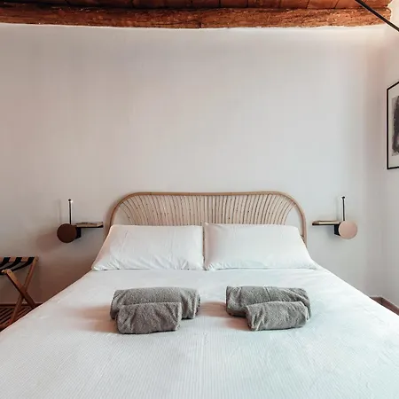 Azure Hug - The House Of Travelers Como