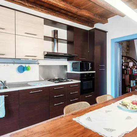 Azure Hug - The House Of Travelers Όπως