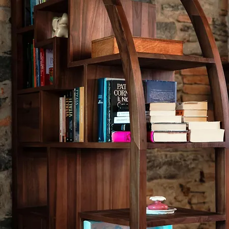 Azure Hug - The House Of Travelers *