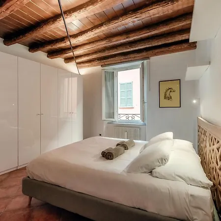 Azure Hug - The House Of Travelers Apartament *