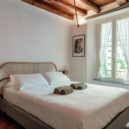 Azure Hug - The House Of Travelers